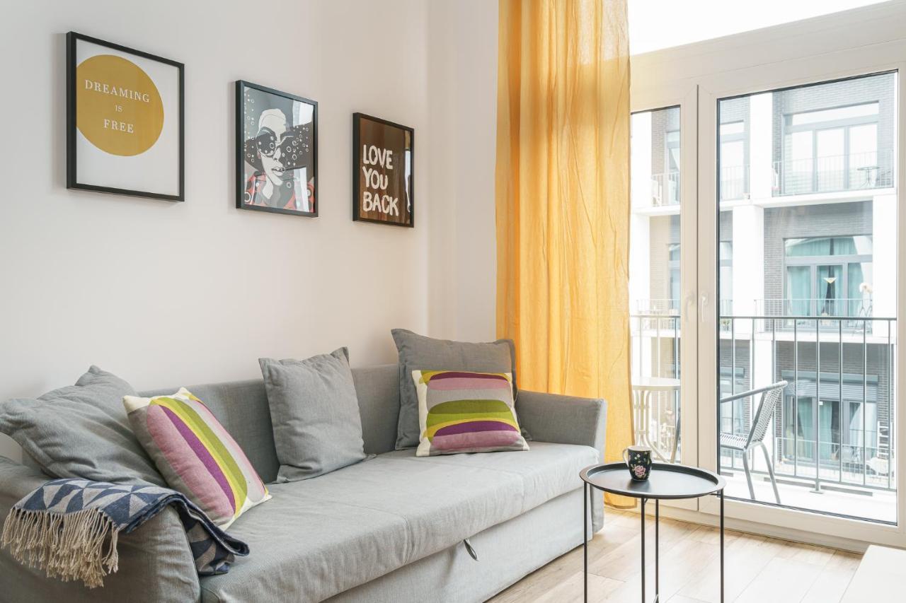Rentplanet - Apartamenty Zarembowicza Wrocław Extérieur photo