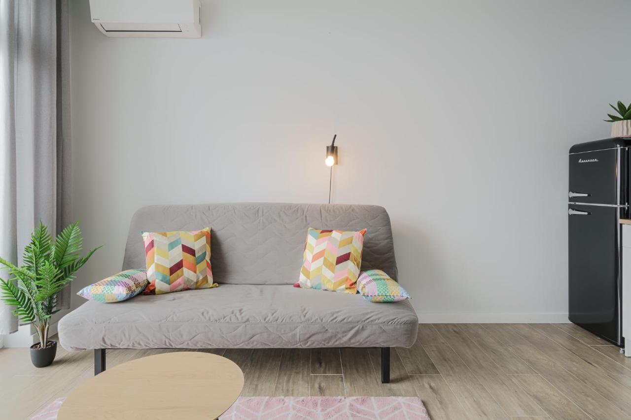 Rentplanet - Apartamenty Zarembowicza Wrocław Extérieur photo