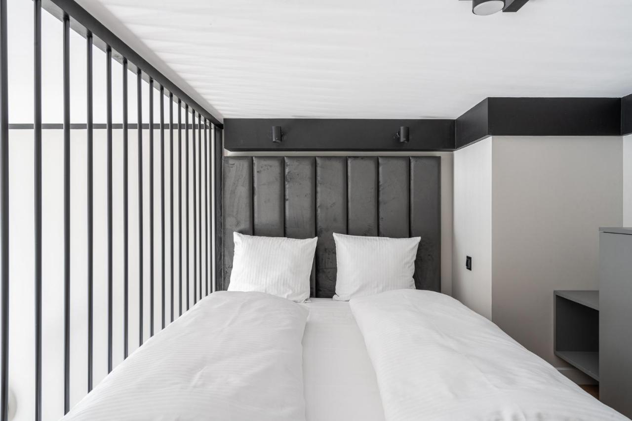 Rentplanet - Apartamenty Zarembowicza Wrocław Extérieur photo