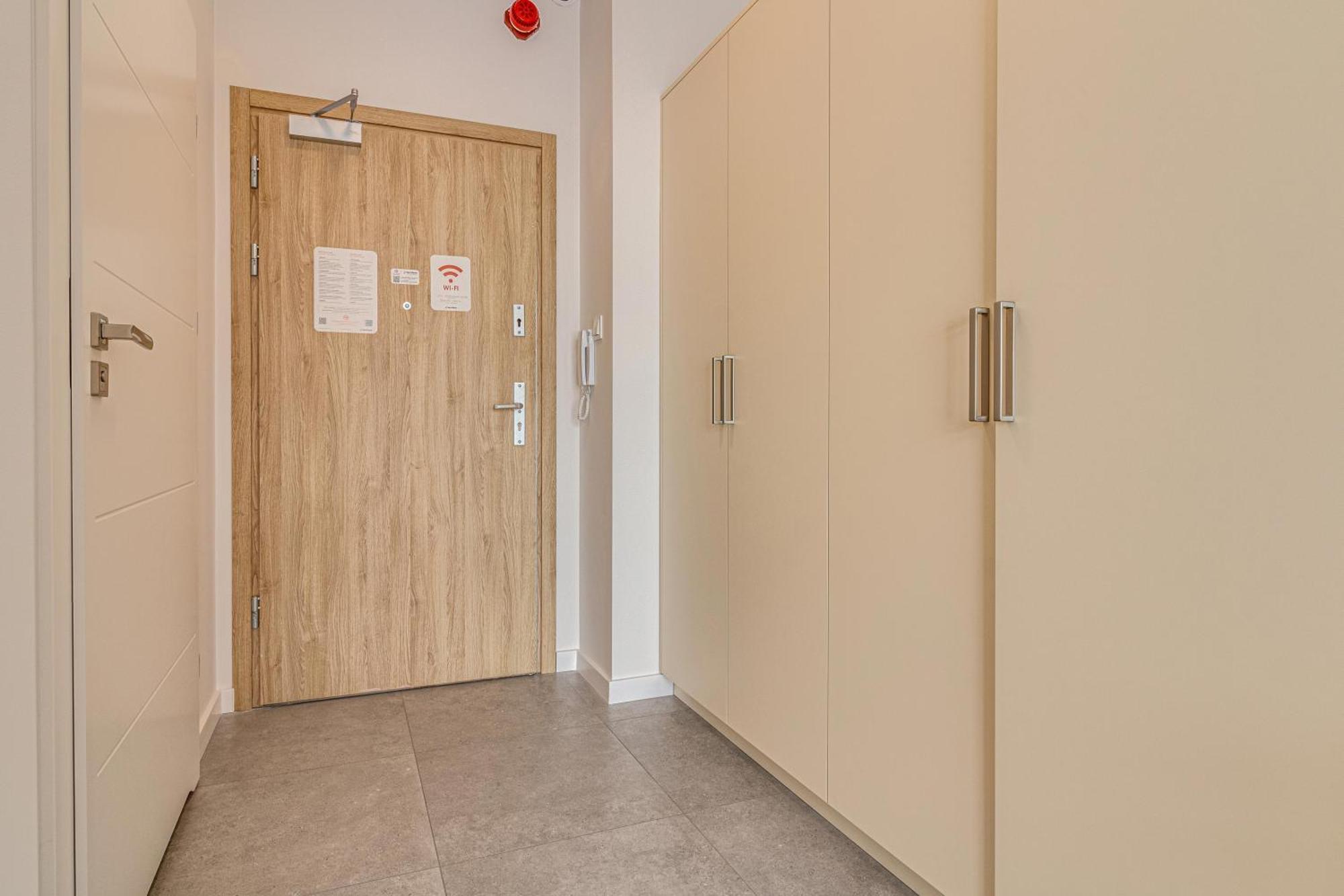 Rentplanet - Apartamenty Zarembowicza Wrocław Extérieur photo