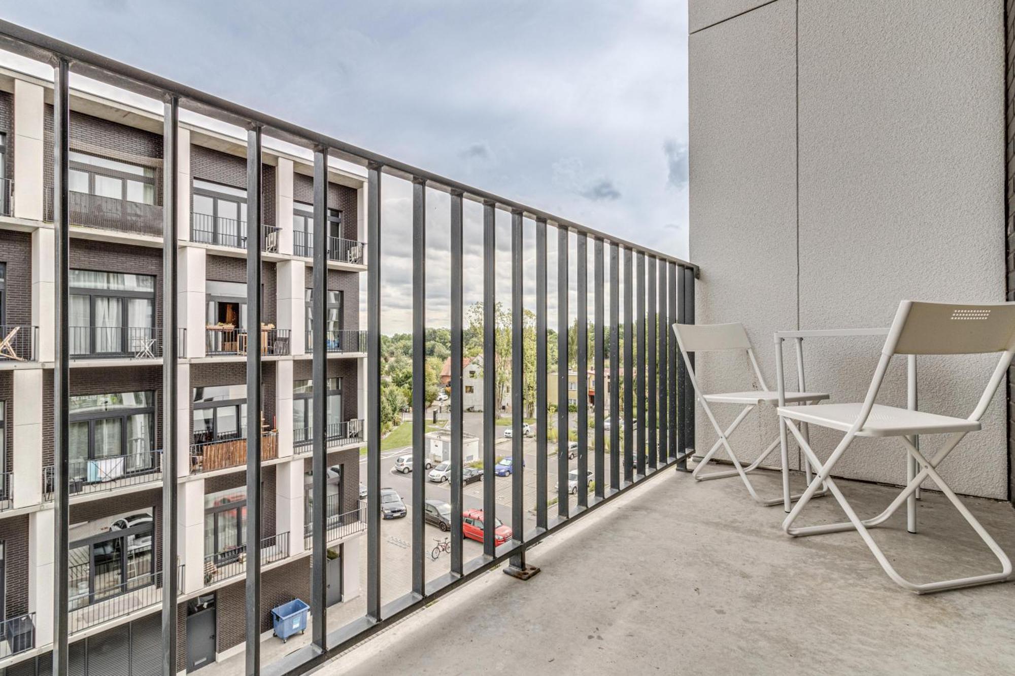Rentplanet - Apartamenty Zarembowicza Wrocław Extérieur photo
